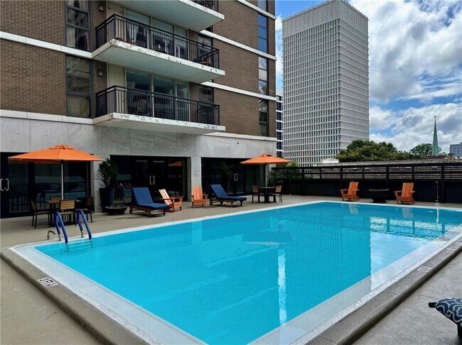 Building Photo - 620 Peachtree St NE