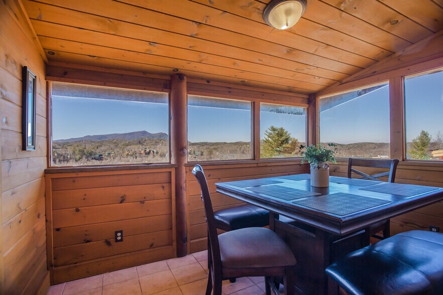 Building Photo - 415 Big Bear Wy