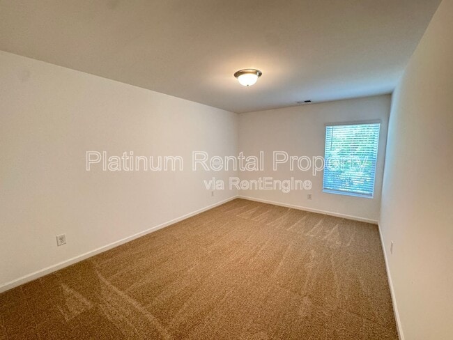 Building Photo - 1005 Ramon Dr
