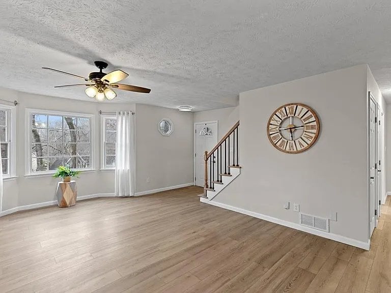 Building Photo - 1811 Chantilly Ct