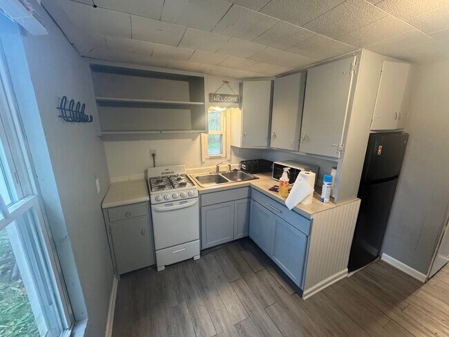 Building Photo - 515 Crouse St