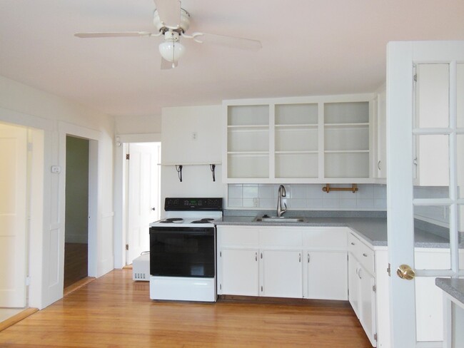 Building Photo - 90 Lothrop St