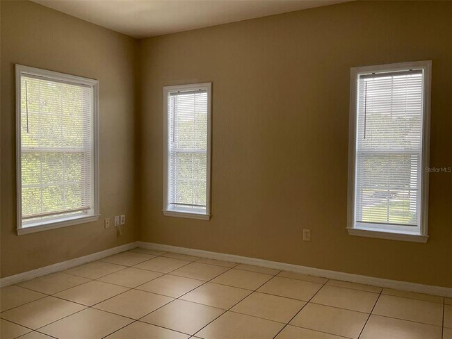 Building Photo - 3751 Conroy Rd