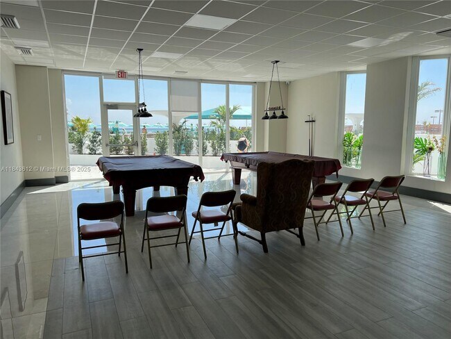 Building Photo - 3140 S Ocean Dr