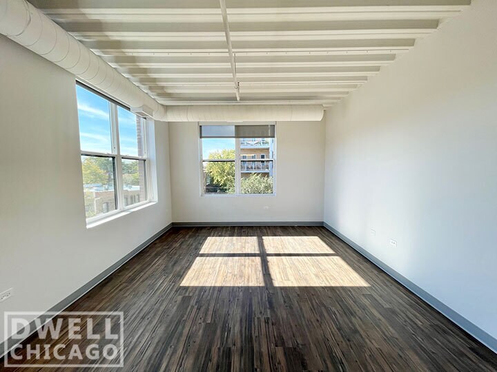 Building Photo - 911 W Dakin St