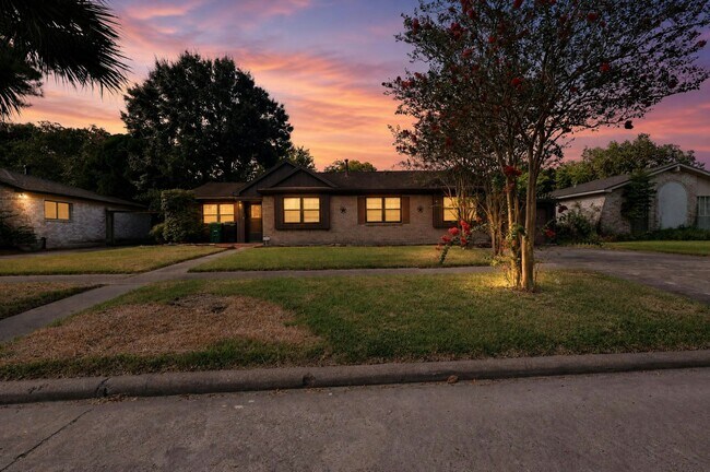 Building Photo - 9223 Tooley Dr