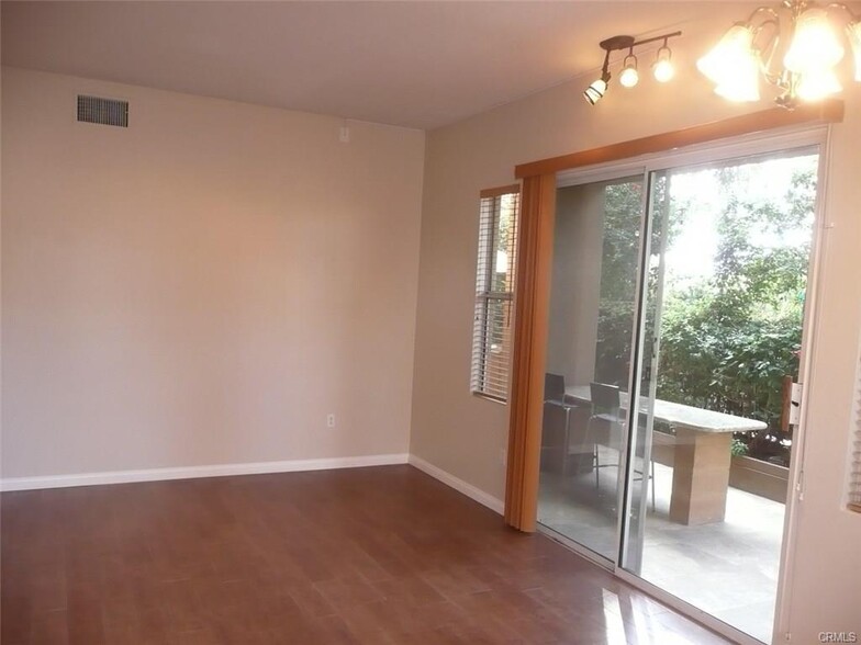 Building Photo - 2630 Dunstan Dr