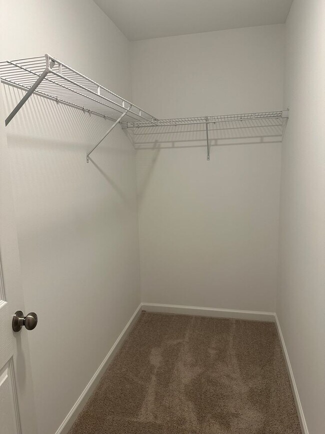 Building Photo - New Townhome in Lincoln