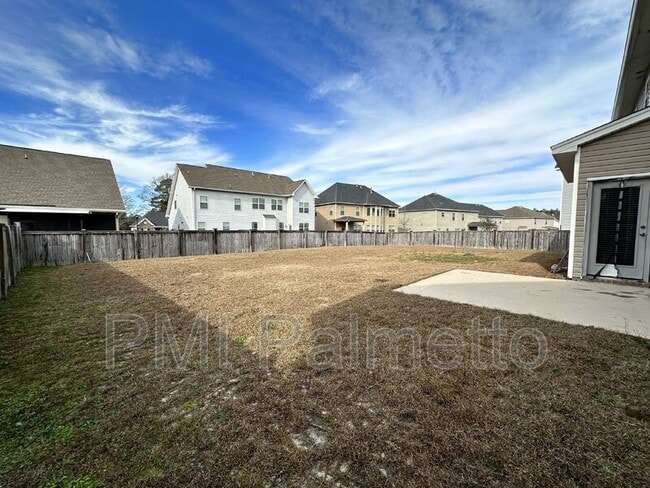 Building Photo - 933 Centennial Dr