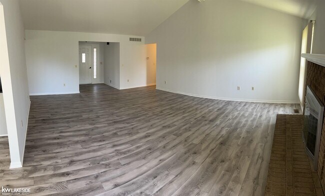 Building Photo - 52156 Antler Dr