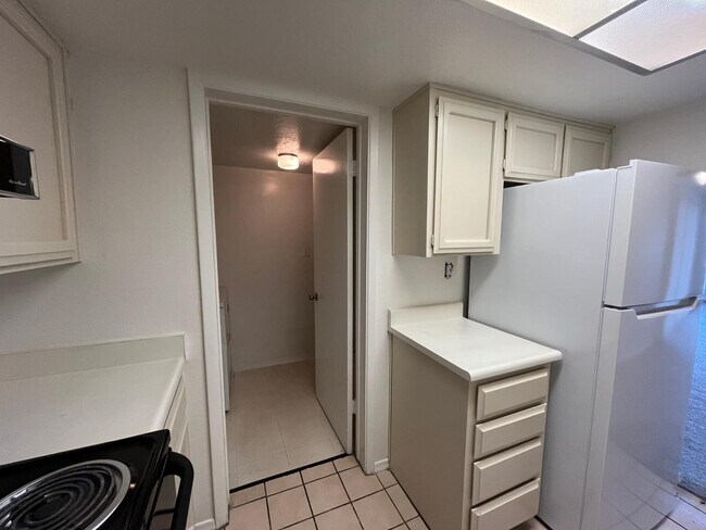 Building Photo - 11040 N 28th Dr