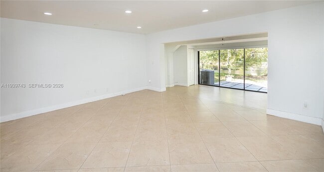 Building Photo - 3753 Estepona Ave