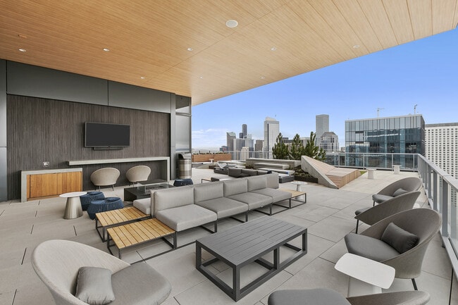 Building Photo - Nexus Condominium - 1 bedroom + den