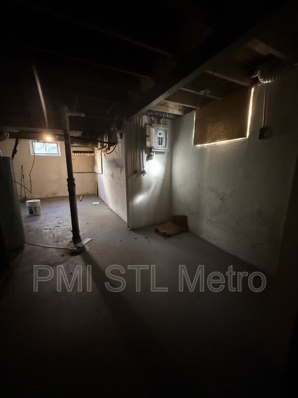 Building Photo - 10736 Spring Garden Dr