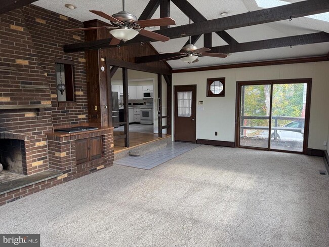 Building Photo - 328 Hutchinson Terrace