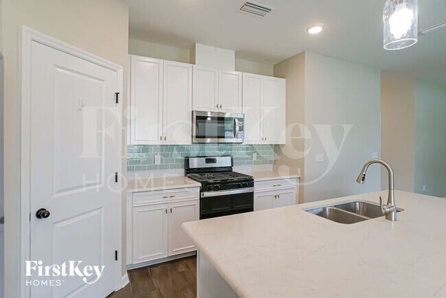 Building Photo - 92 Vicksburg Dr