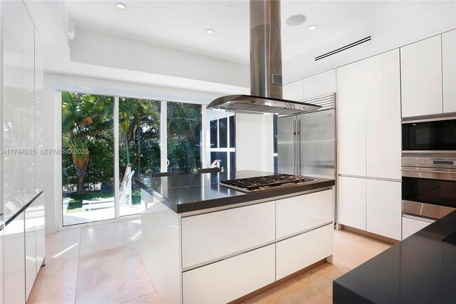 Building Photo - 573 Warren Ln