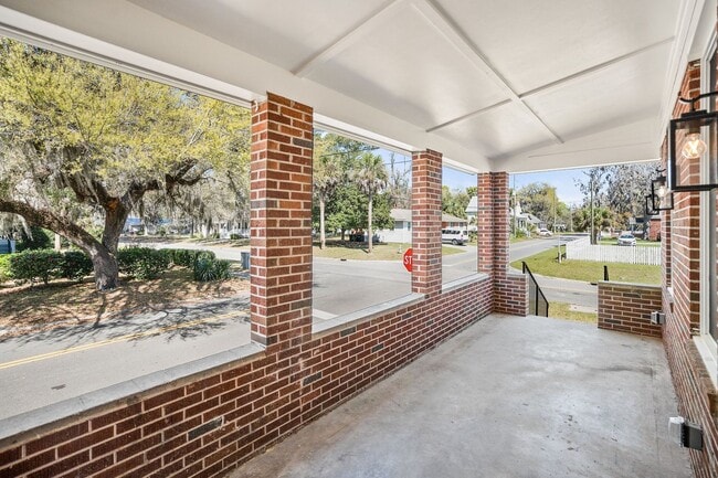 Building Photo - Downtown Beaufort Charmer