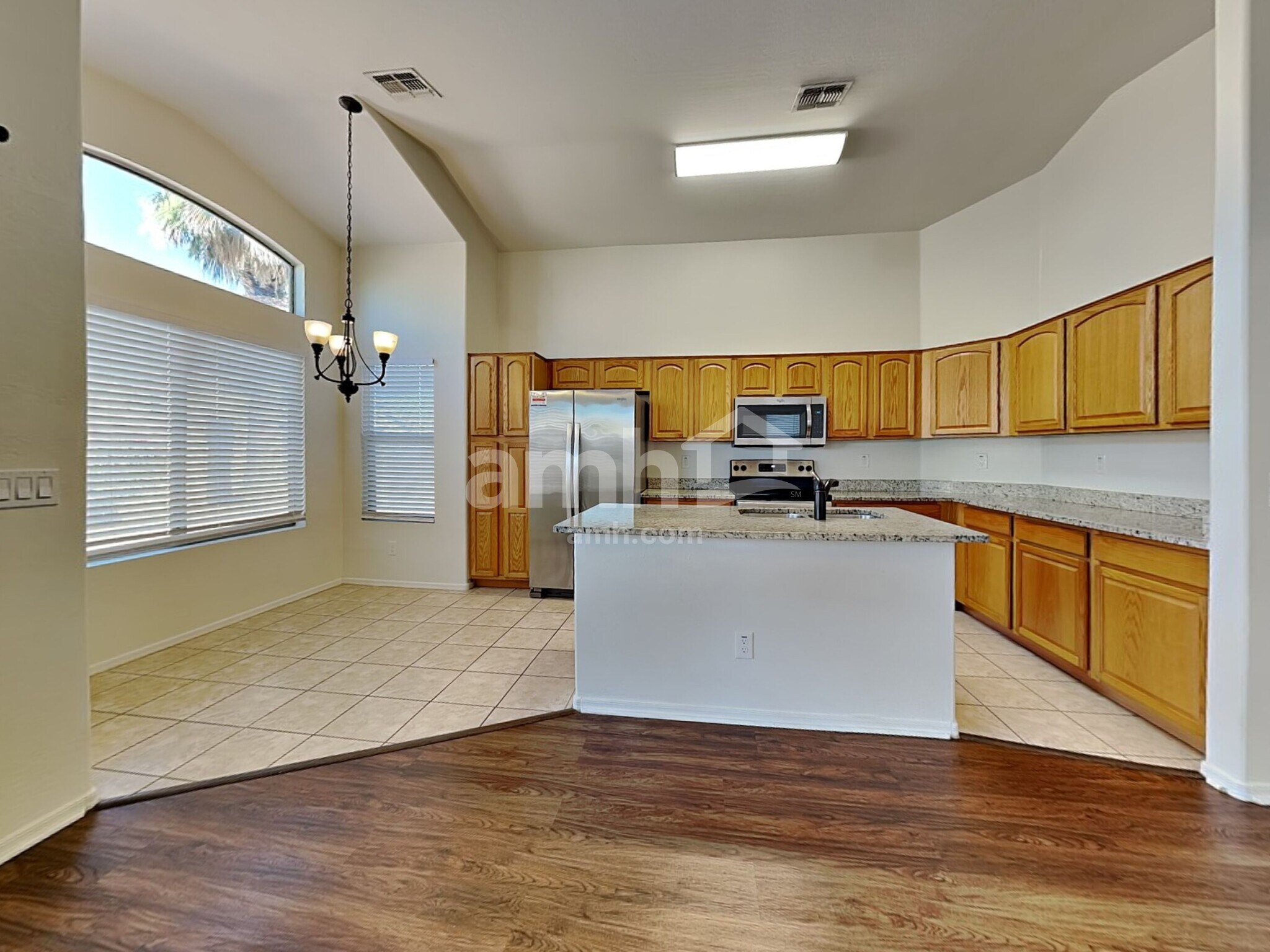 Building Photo - 13830 W Keim Dr