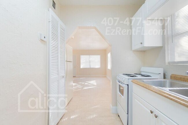 Building Photo - 1001 Henrietta Ave