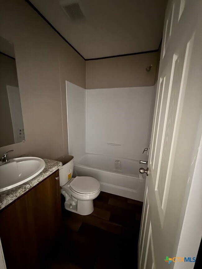Building Photo - 307 Quail Run St