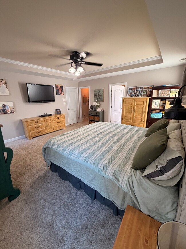 Building Photo - 207 Heather Brook Cir