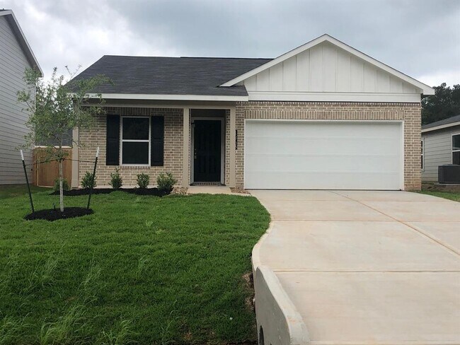 Building Photo - 15708 Del Norte Dr