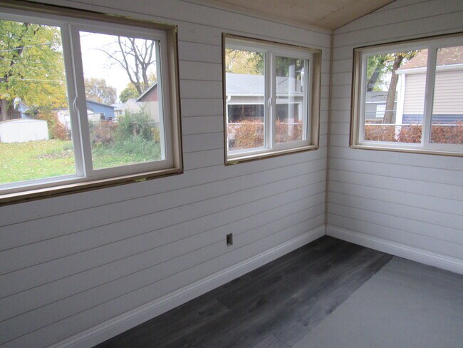 Building Photo - 240 5th St E