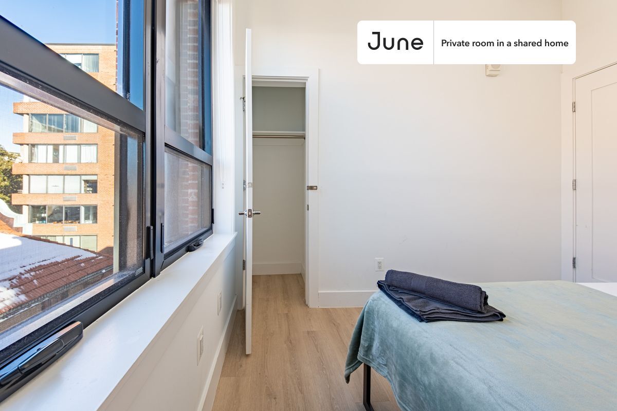 Building Photo - Room in Shared 4 bed/2 bath home in Dupont Circle