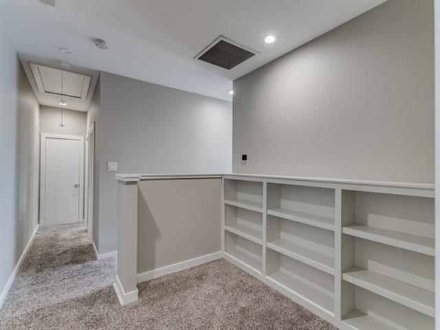 Building Photo - 3911 Wycliff Ave