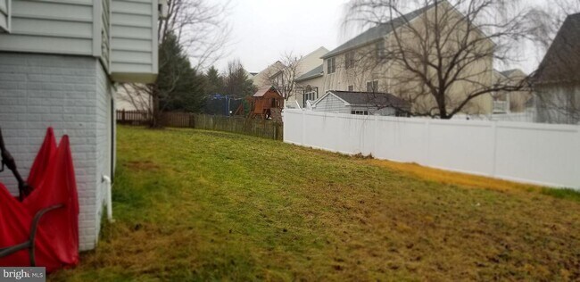 Building Photo - 14 Stratford Hall Ct