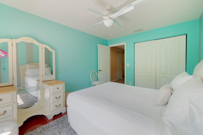 Building Photo - 213 River Bluff Ln