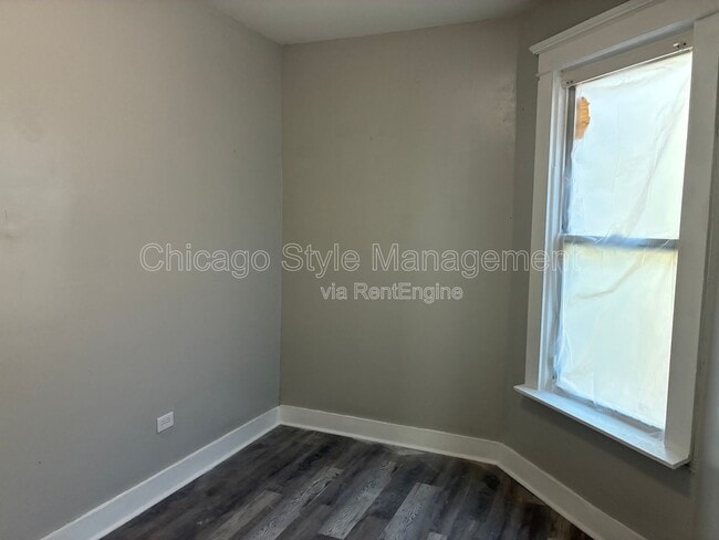 Building Photo - 6952 S Ada St