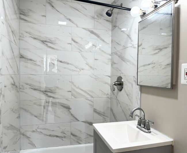 Building Photo - 76 CARLTON Ave