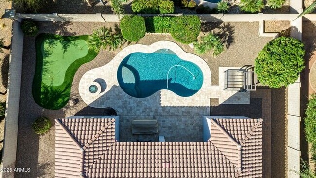 Building Photo - Stunning 4 bedroom, 3 bathroom home in the...