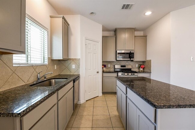 Building Photo - 6421 Innsbruck Meadows Ln