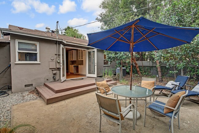 Building Photo - 16943 Hartland St