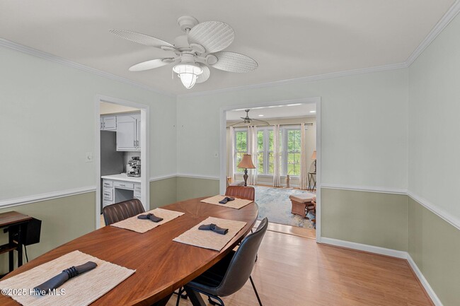 Building Photo - 327 Plantation Dr