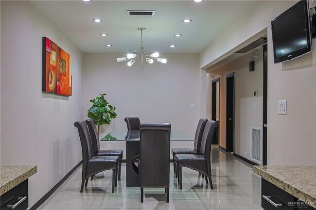 Building Photo - 45 Toronto Ave