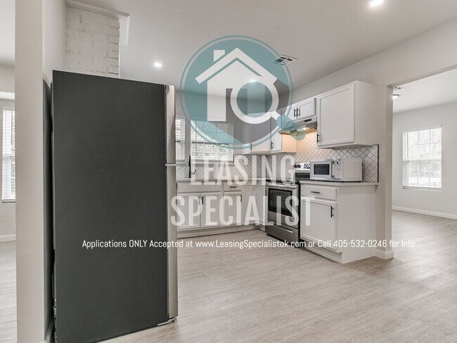 Building Photo - Norman 3 Bed 2 Bath New Custom Build Available for Immediate Move!!