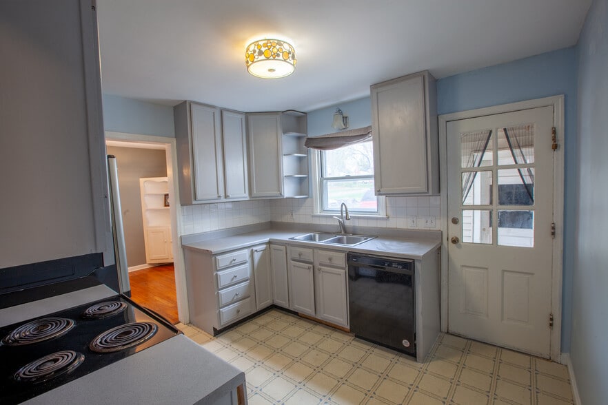 Building Photo - 4105 A St