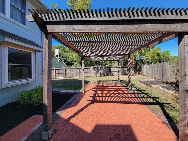 Building Photo - Welcome home to this beautiful 2 story on a cul de sac lot! Fresh paint and Stainless steel appli...