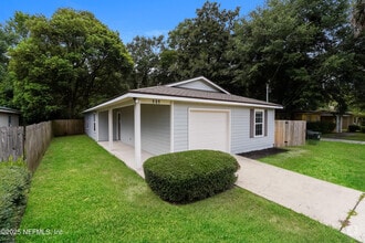 Building Photo - 737 Cypress Ave N