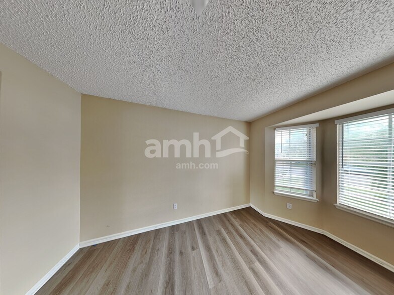 Building Photo - 17051 Numa Pl