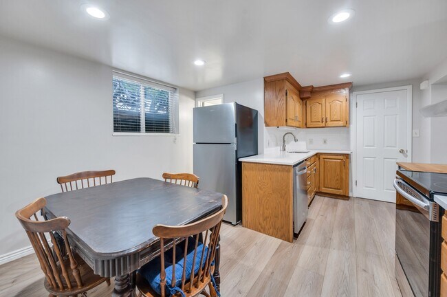 Building Photo - 29 2050 N