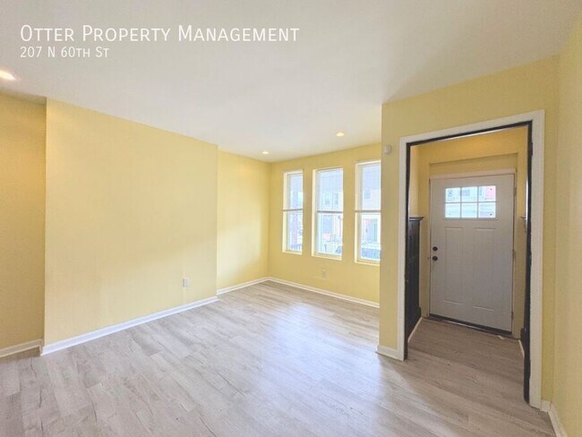 Building Photo - 207 N 60th St