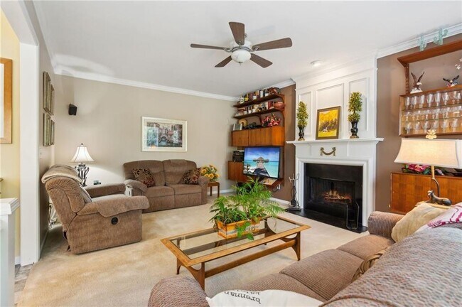 Building Photo - 15 Hawnley Trl