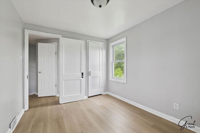 Building Photo - 18330/18332 Kelly Rd - Wise Man Investing LLC