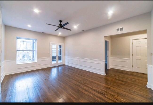 Building Photo - 5824 S Michigan Ave