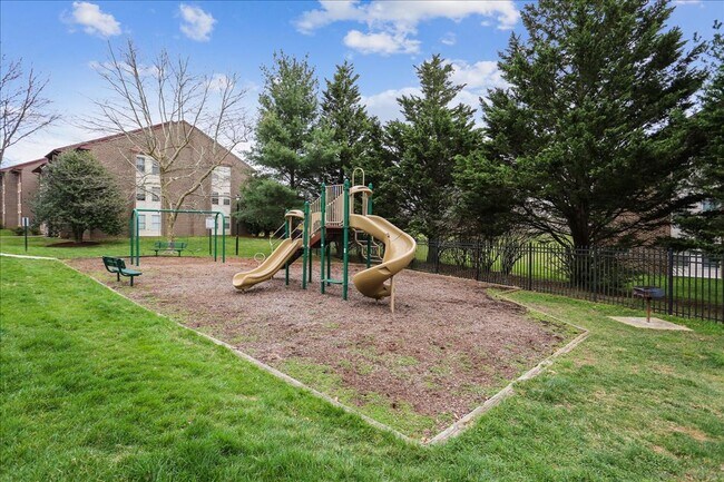 Building Photo - Ground Level Condo in Gaithersburg - 1 bed, 1 bath